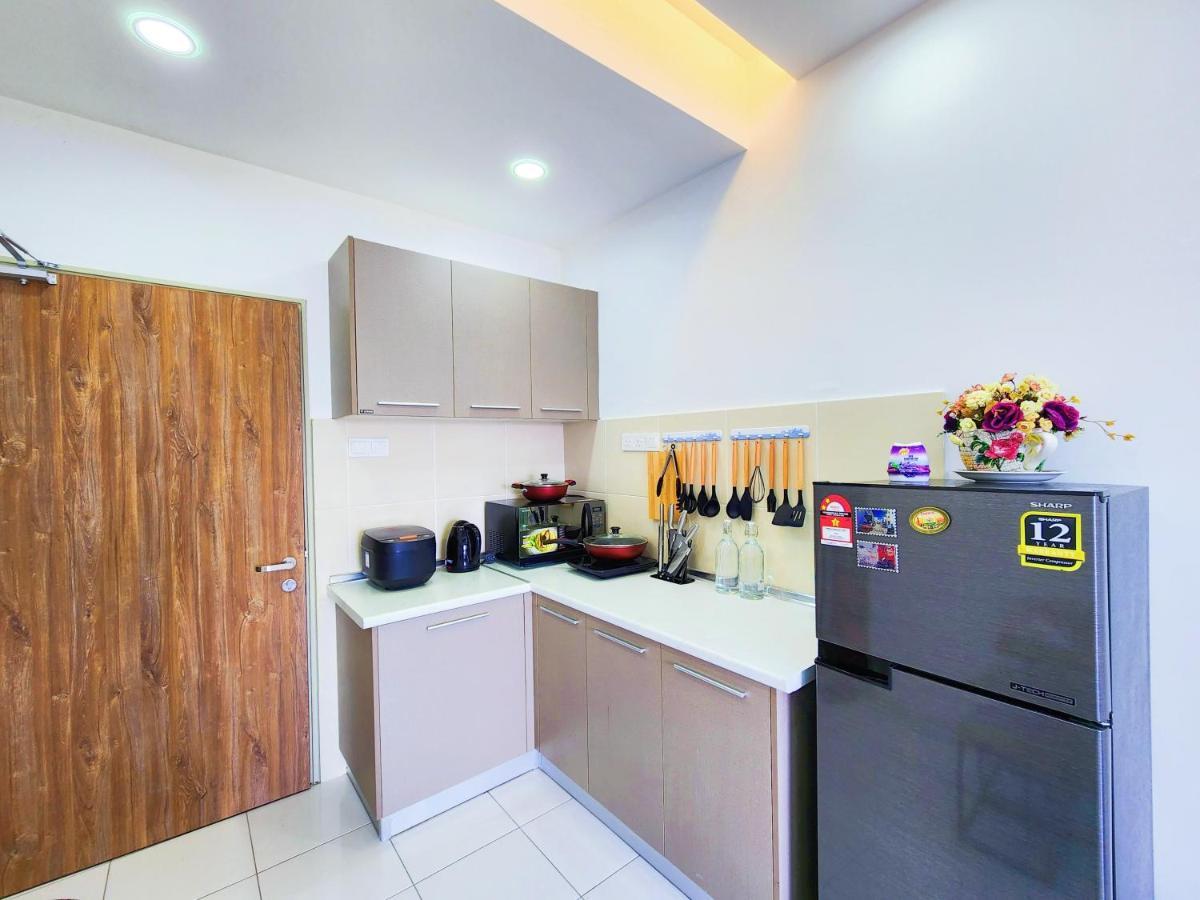Klia Lili Residensi 5 Plus 2 Pax With Splendid Pool Nilai Exterior foto
